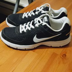 Nike Women's Size 9