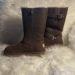 Boots Ugg Australia Size 4 Big Kids
