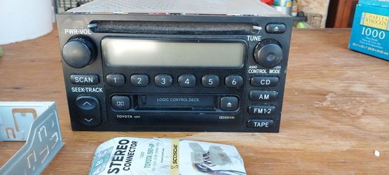 Toyota 16814 Radio, Tape Deck, & CD Player