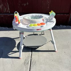 Skip N Hop Play Center / Table 
