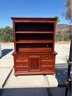 Solid Wood Dresser/Hutch