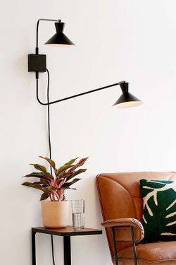 Wall sconce