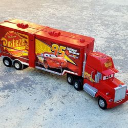 Disney Pixar Cars Super Track Mac's Hiden Racetrack 2in 1 Trasforming truck 