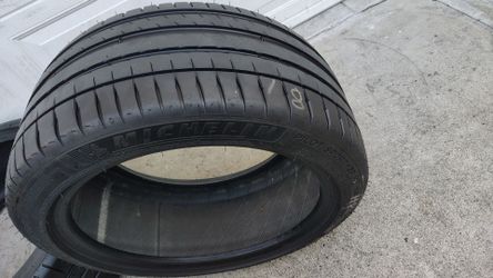 1 llanta  Michelin Pilot sport 4 ZP 255/40/r/18 99Y 95% de vida
