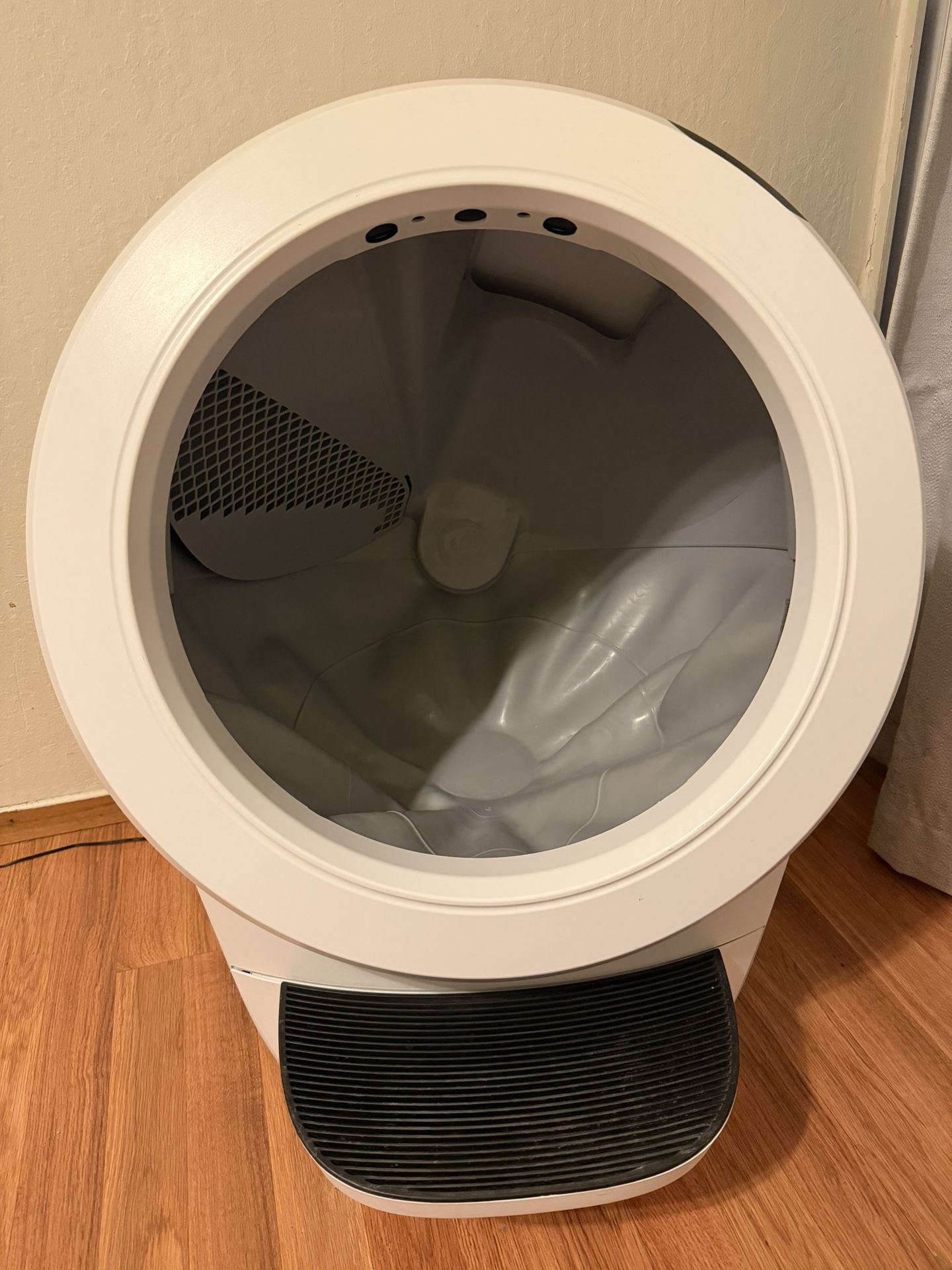 $450 Litter Robot 4 with accessories