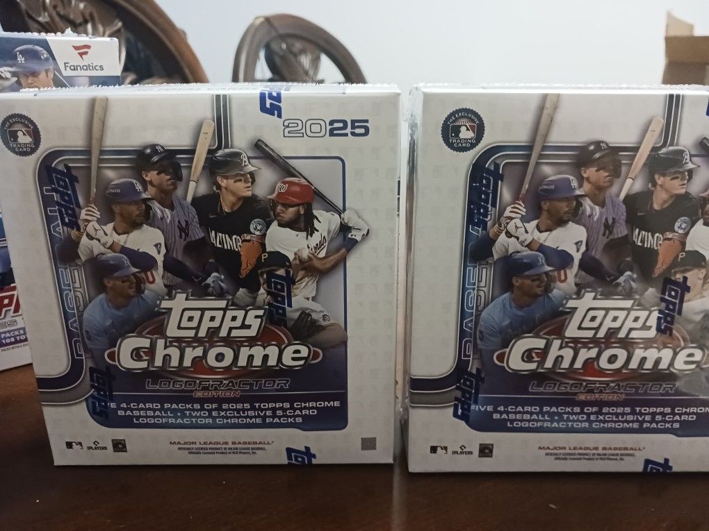 2025 Topps Chrome Logofractor Edition Mega Box