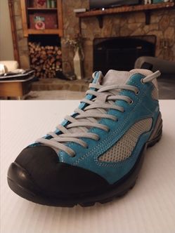 (Size 7.5/8) Asolo Sunset hiking shoes, blue, with Vibram sole and rubber toe