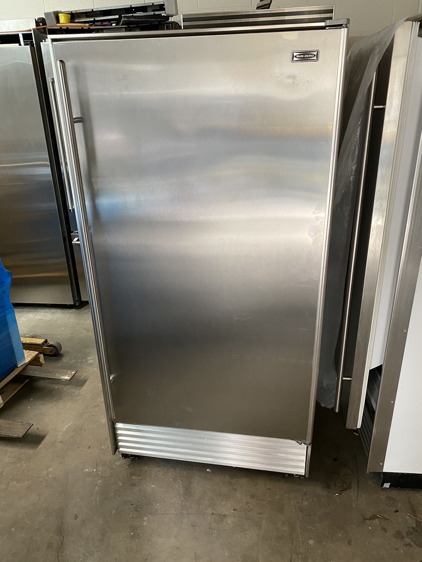 Sub zero 601R 36” all fridge refrigerator. Timeless stainless steel design, quality subzero built. Working perfectly.