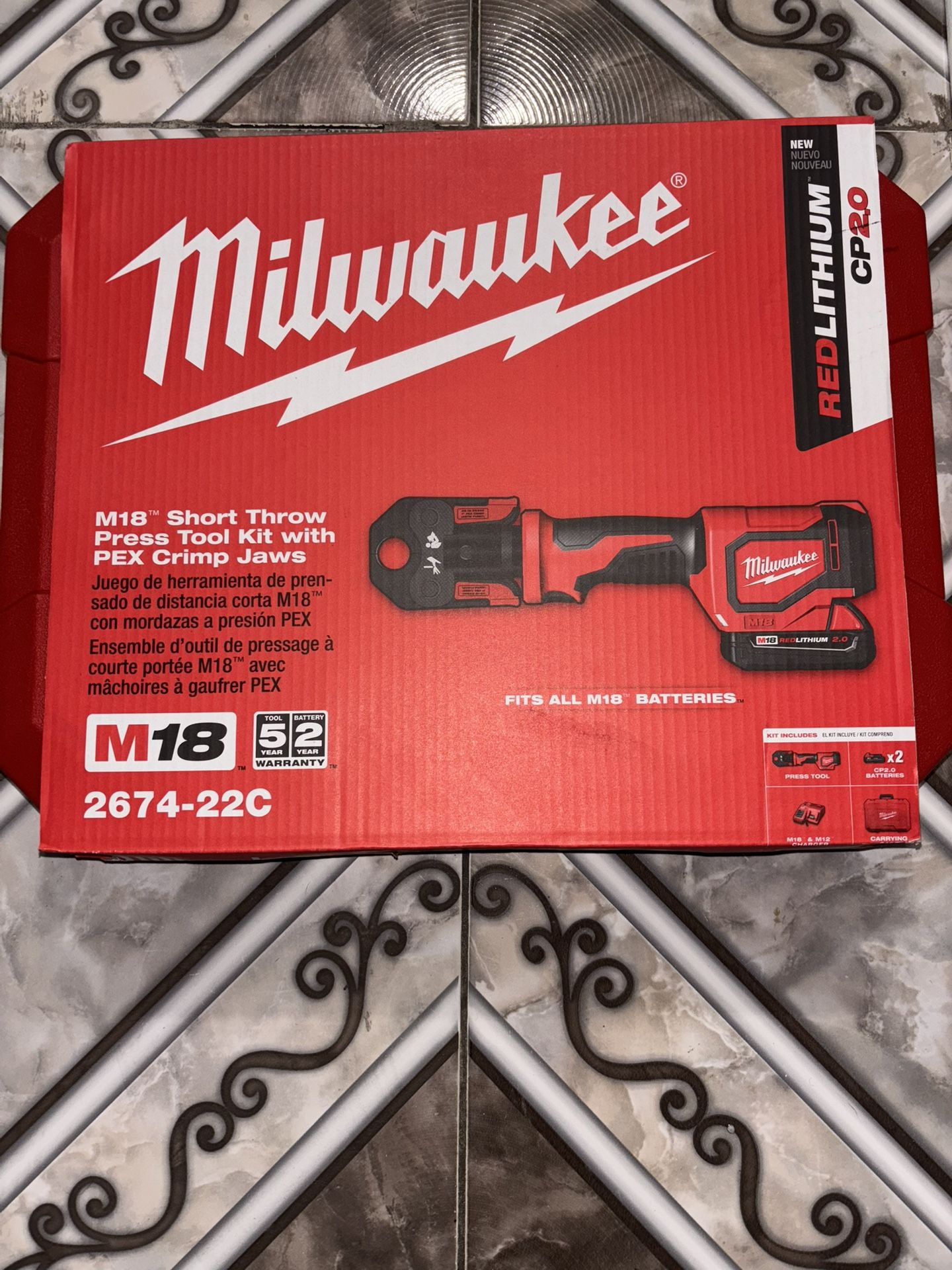 M18 18V Lithium-Ion Cordless Short Throw Press Tool Kit with 3 PEX Crimp Jaws (2) 2.0 Ah Batteries and Charger
