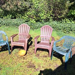 Free! Lawn chairs