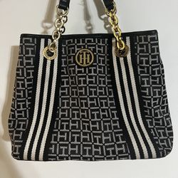 Tommy Hilfiger Tote Bag – Black/White Monogram Print