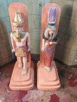 Pair of vintage ceramic Egyptian themed bookends. Pharoah and Goddess