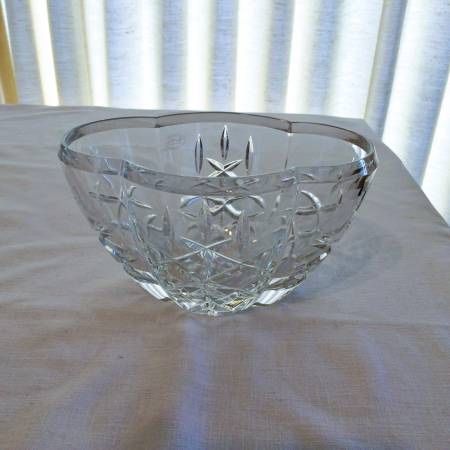 Vintage 1999 Royal Gallery 24% Lead Crystal Anita Petal Bowl Slovakia