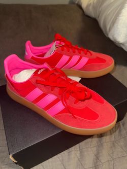 Women’s Adidas New with Box Size 6w