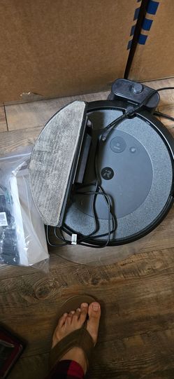 Roomba I3 (vacuum and mop)