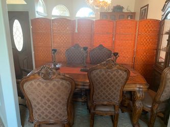 Table ( dining ) with all chairs