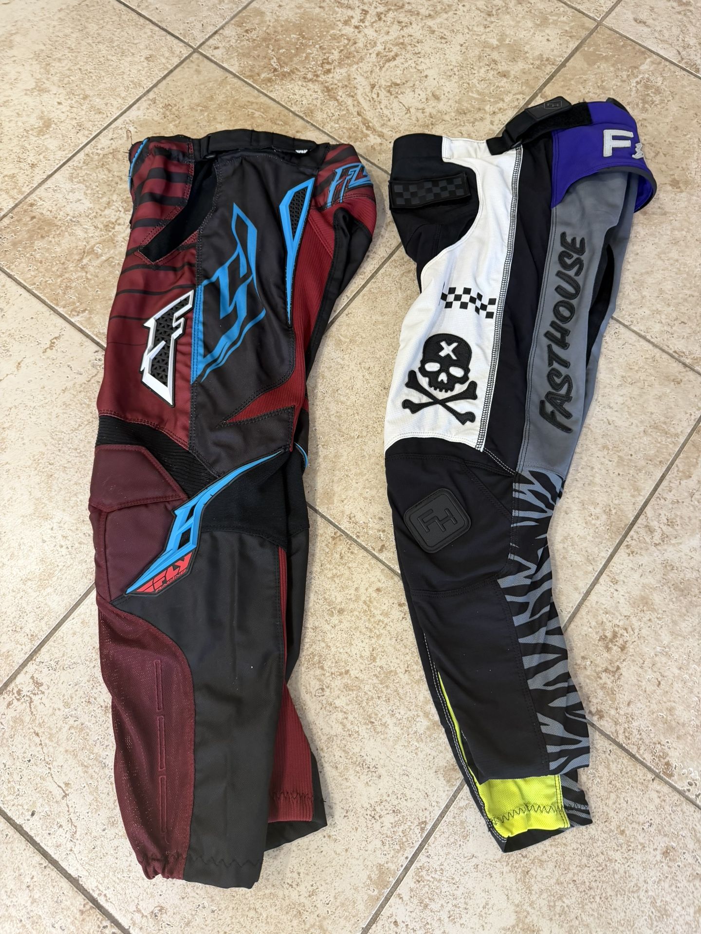 2 Moto Pants Fasthouse & Fly Youth Size 26 Waist