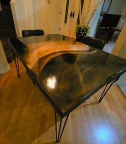 Beautiful E-Swirl Table