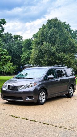 2011 Toyota Sienna · Limited Premium Minivan 4D