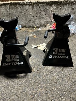 Jack stands