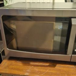 Toshiba Countertop Microwave - Clean & Working
