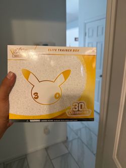 Pokémon TCG 30th Celebration Elite Trainer Box