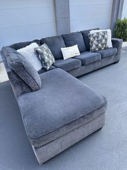 Beautiful Ashley’s furniture sectional couch !!