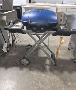 NAPOLEON
TravelQ 285X 1 Burner Portable Propane Gas Grill in Blue with Scissor Cart New open box item