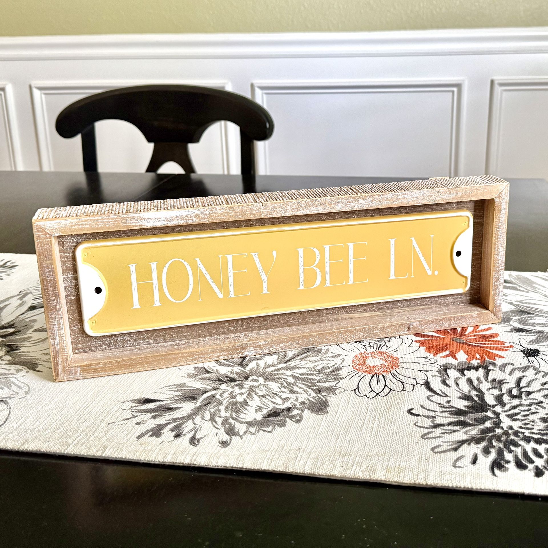 Bumblebee Bee Honeybee Lane Sign Wood Home Decoration