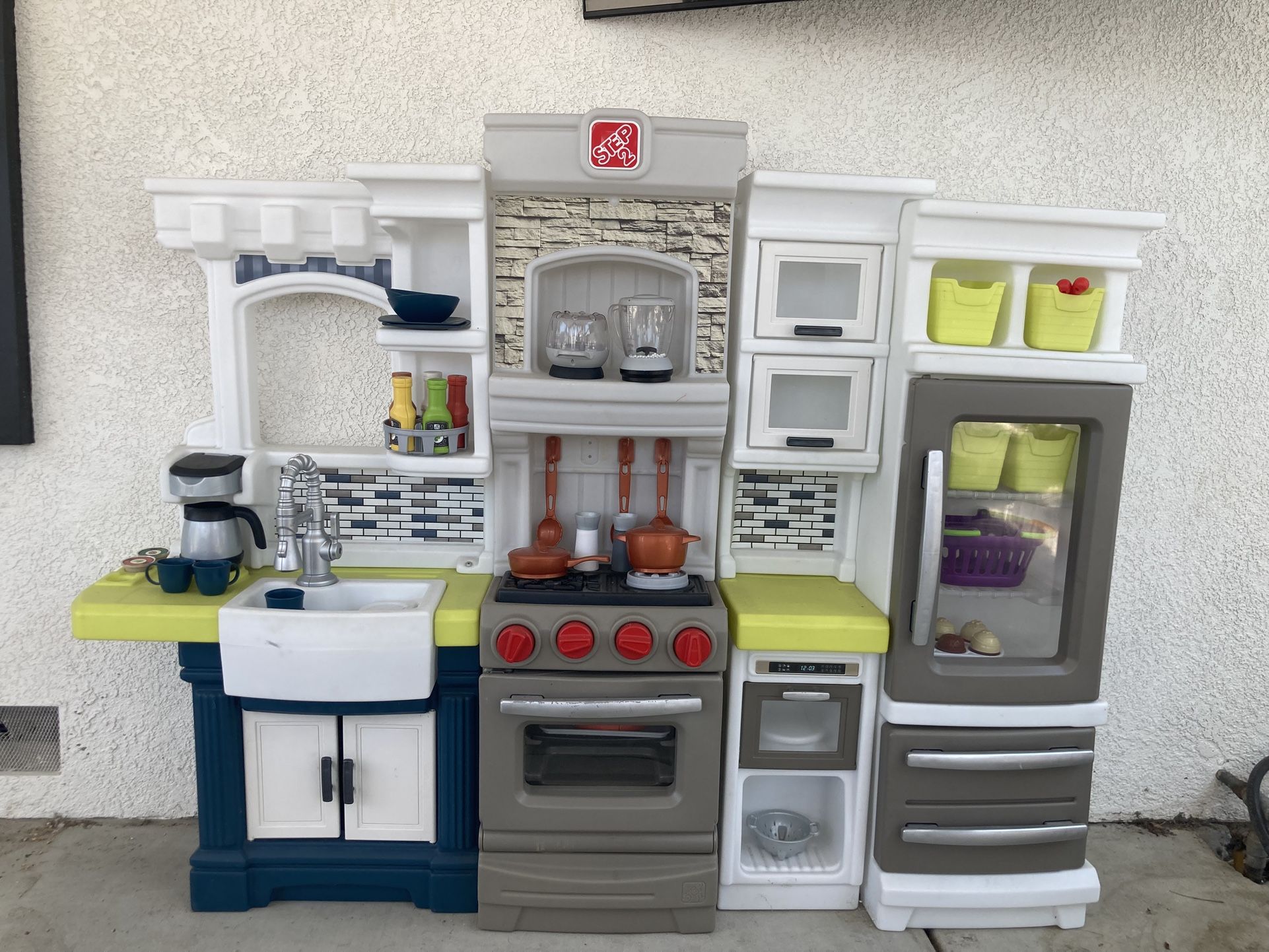 Step 2 Modern Kitchen