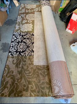RUG AREA 8x10 GOOD CONDITION