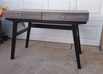 ** Beatiful Modern 2 drawer Graydon  desk **