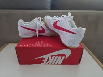 Nike Gato