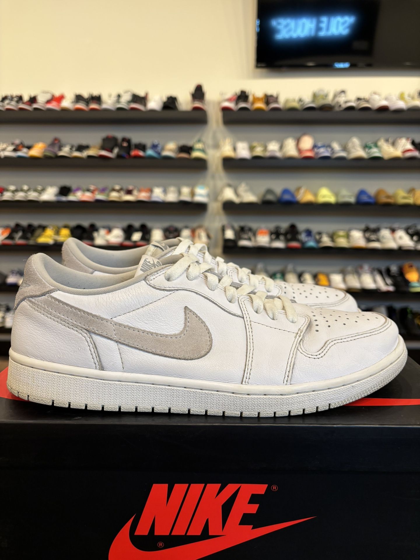 Jordan 1 Low Neutral Grey Size 11.5 Pre-Owned
