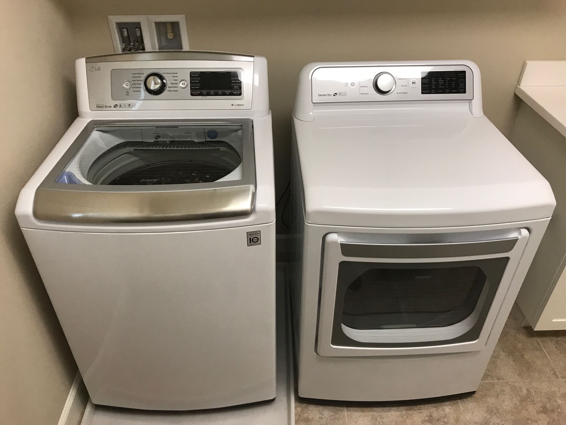 MATCHING SET LG top loading washer and gas dryer - white and sterling silver 4.8/5 user ratings excellent working condition!