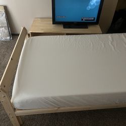 Twin Bed / Sony TV