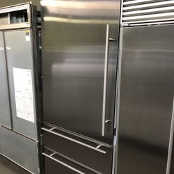 Viking 7 Series 36” Stainless Steel Built In Refrigerator 