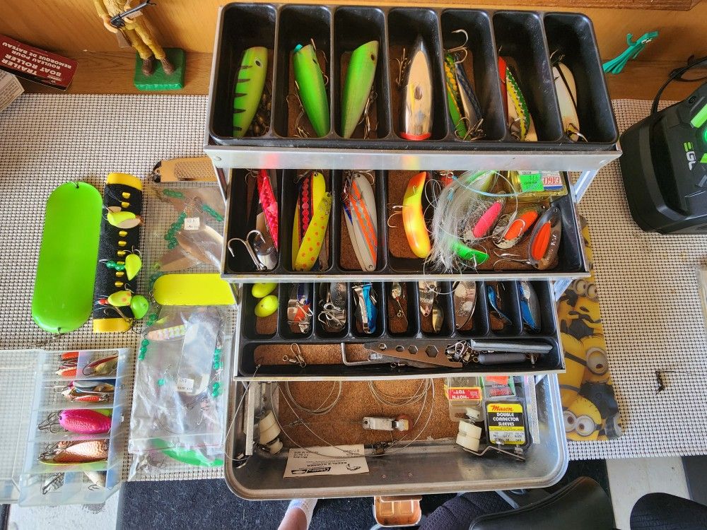 Lake Trout/ Steelhead Tackle And Box