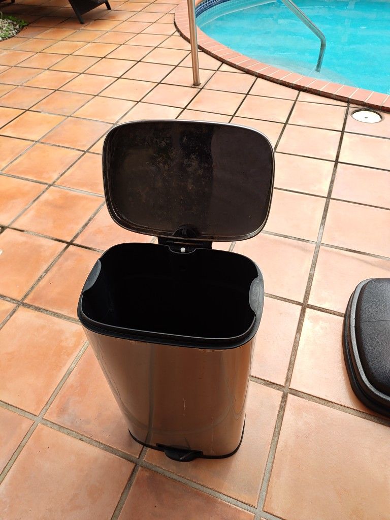 13 Gallon Stainless Steel Foot Pedal Garbage Can