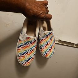 Sz7 Uggs New Condition Gymshoes