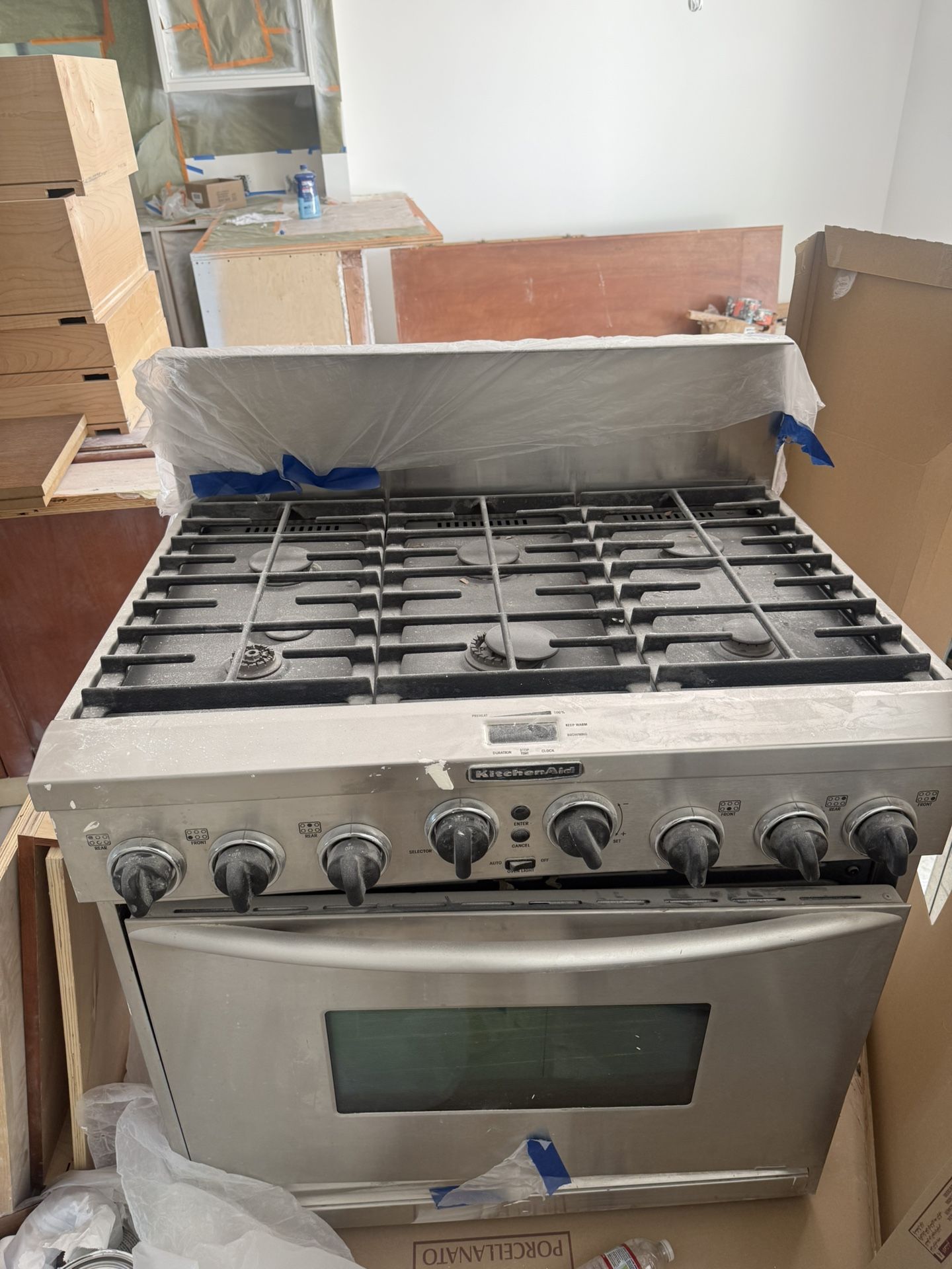 KitchenAid 36″ Smart Commercial‑Style Gas Range (36-inch) – Stainless, Remodel Pull, Fully Functional