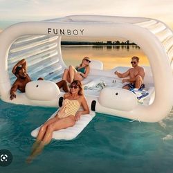 FunBoy Cabana Day Club Float