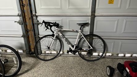 ILAND 700C Road Bike, 14 Speeds Sport Bike, Light Weight Aluminum Frame, Racing Bike for Men Women Adult 530mm Bicycle