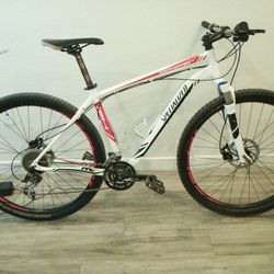 🔥 URGENT SALE !!  SPECIALIZED ROCKHOPPER MOUNTAIN BIKE  PRICE TO MOVE🔥