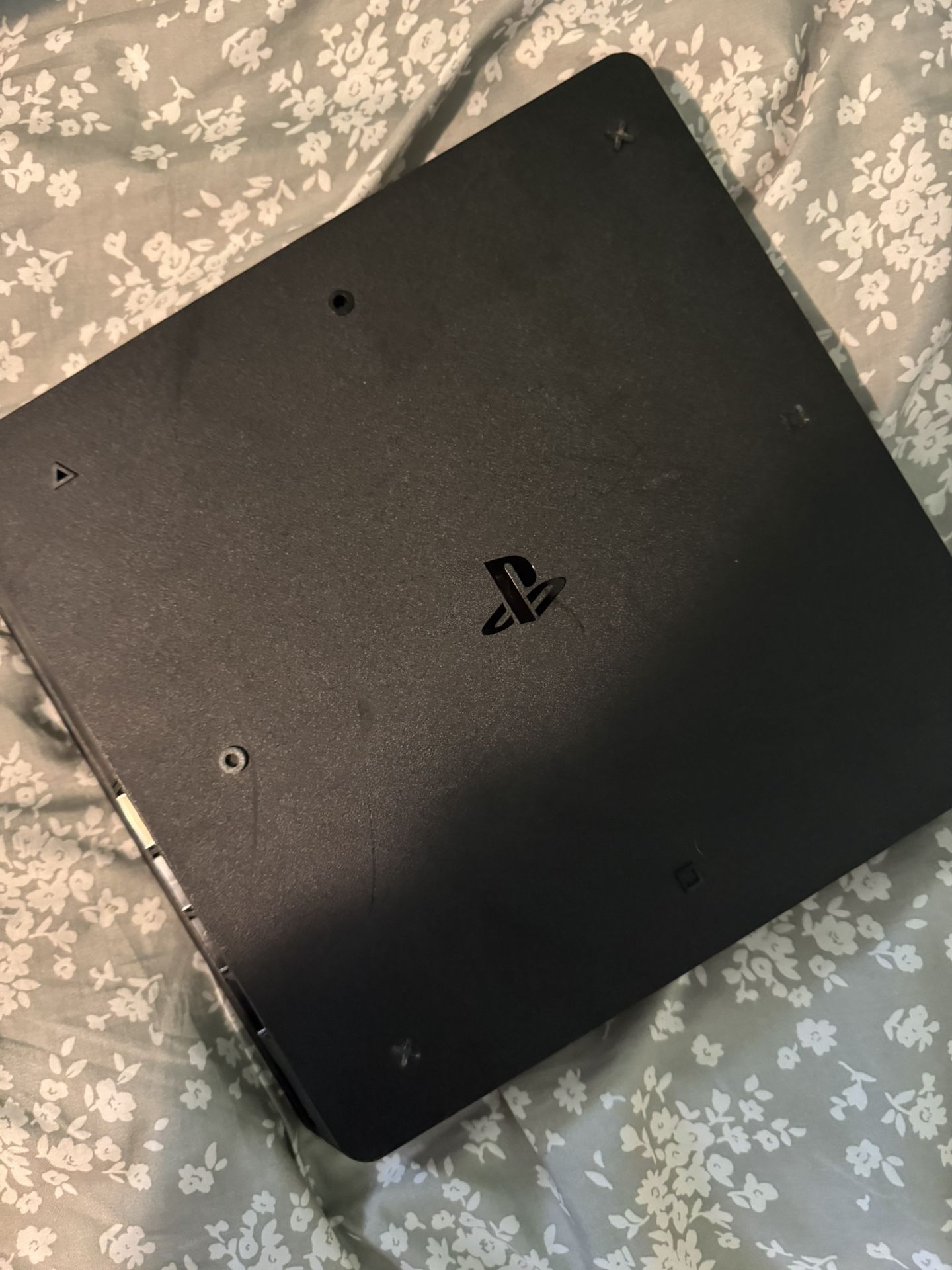 PlayStation 4 Lightly Used