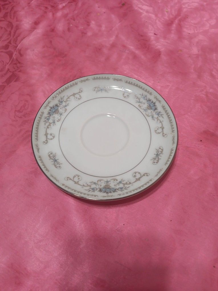 Diane Fine Porcelain China Plates for Sale in Whittier, CA OfferUp