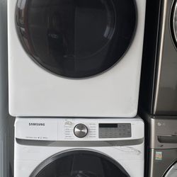 New Scratch And  Dent Washer And Dryer Set