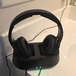 PRE-HOLIDAY SALE!!! Wireless TV Headphones with Charging Dock Model BTH06-3H