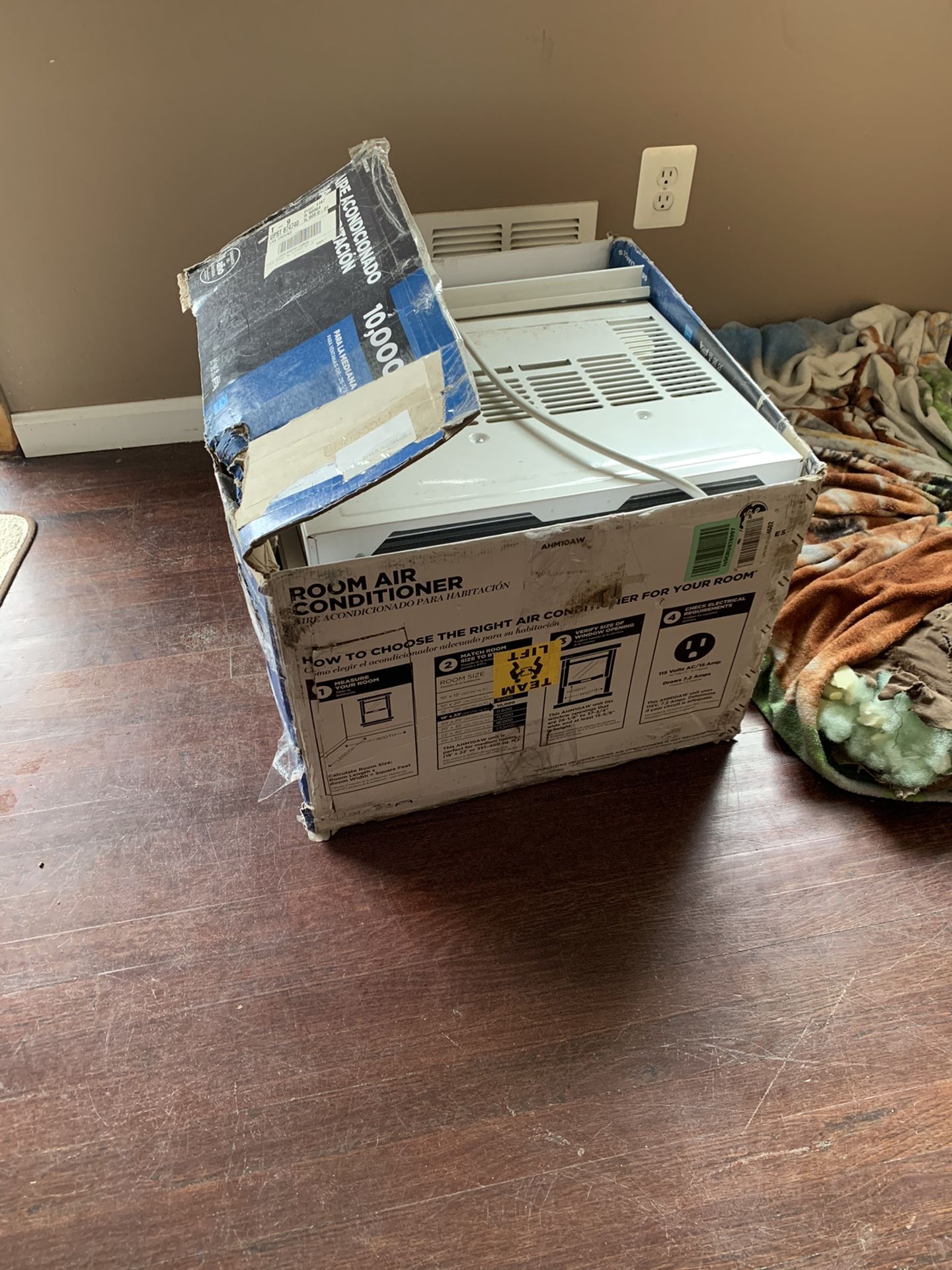 Air Conditioner unit 10,000 BTU