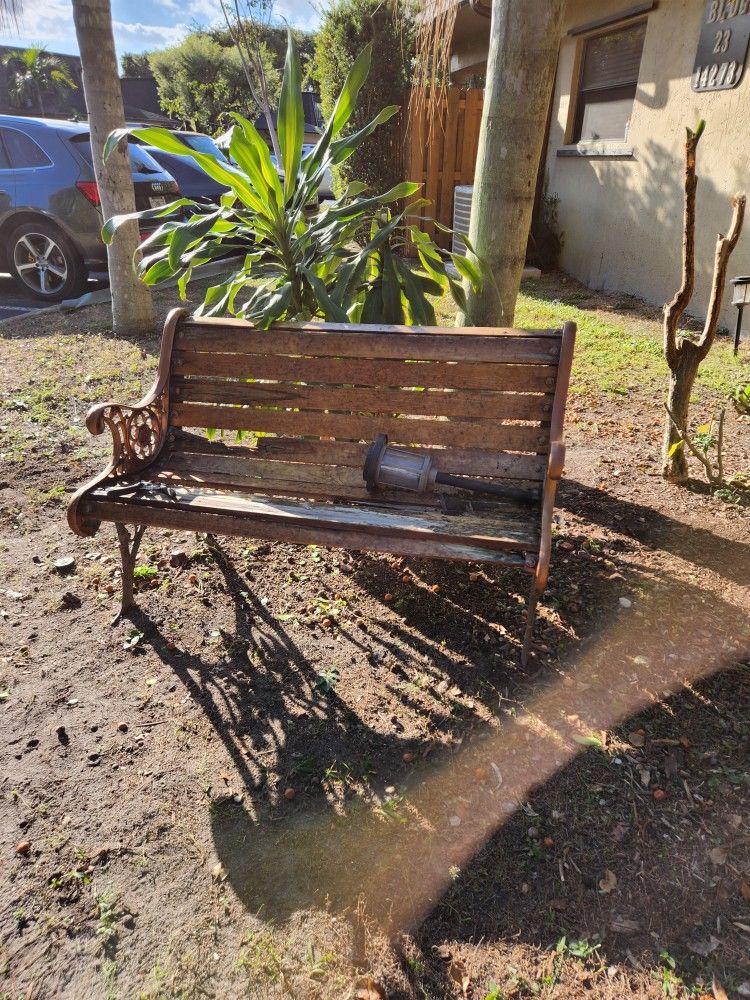 Old bench For Free Miami Kendall